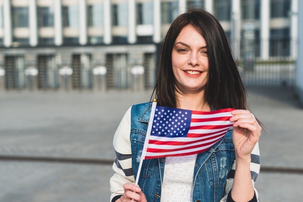 ¿Qué Están Buscando los Inmigrantes en Google en 2025 — Y Qué Dicen los Expertos Legales?