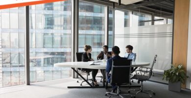 Centros de Negocios: Espacios Estratégicos para el Crecimiento Empresarial 4 Centros de Negocios: Espacios Estratégicos para el Crecimiento Empresarial