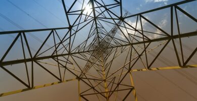 Planificación estratégica para la conectividad entre regiones periféricas y urbanas